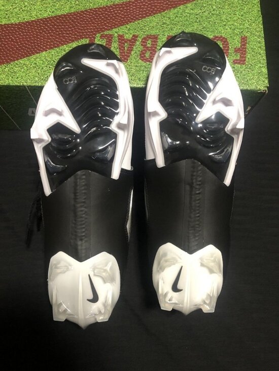 New Nike Diamond Turf 93 TD Mens sz 8 Football Cleats White Black HF5298 101 main image 6